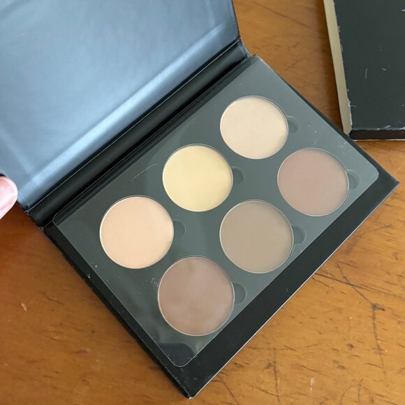 NWT! Anastasia Beverly Hills Contour Kit - Picture 5 of 8
